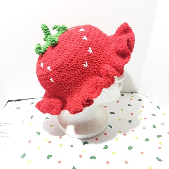 Crocheted Strawberry Bucket Hat New - Picture 4 of 11